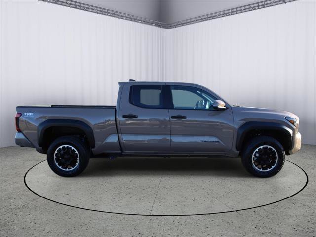 Certified 2026 Toyota Tacoma TRD Off-Road w/ TRD Off Road Premium Package AWD/4WD image 9