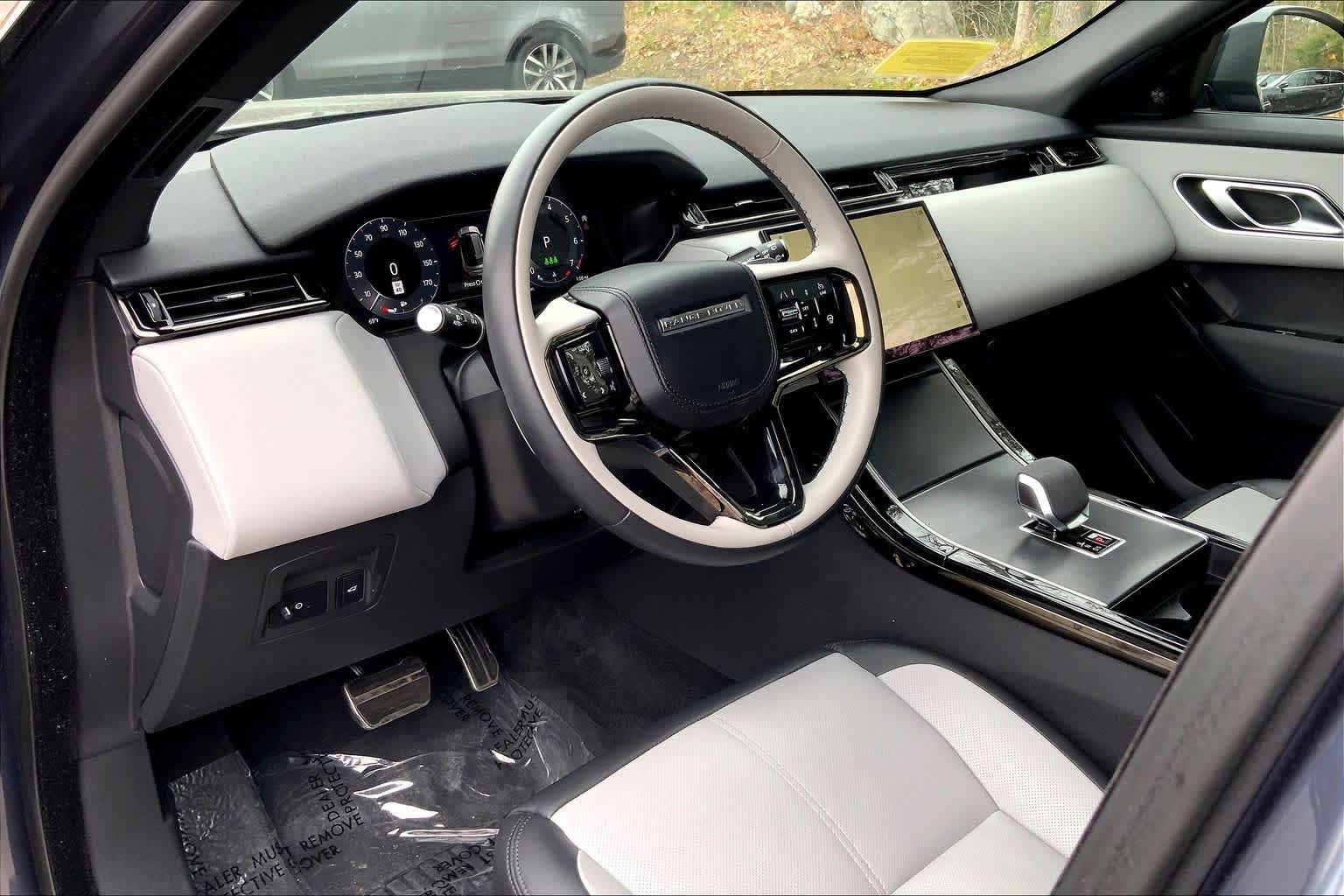 Used 2024 Land Rover Range Rover Velar Dynamic SE AWD/4WD image 16