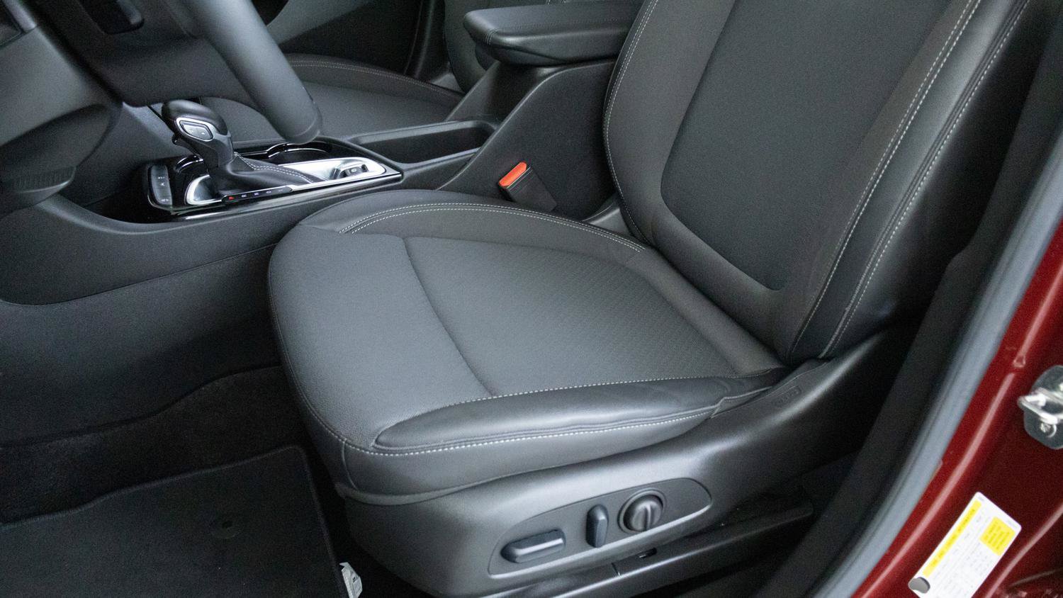 Used 2023 Buick Encore GX Select w/ Sport Touring Package FWD image 12
