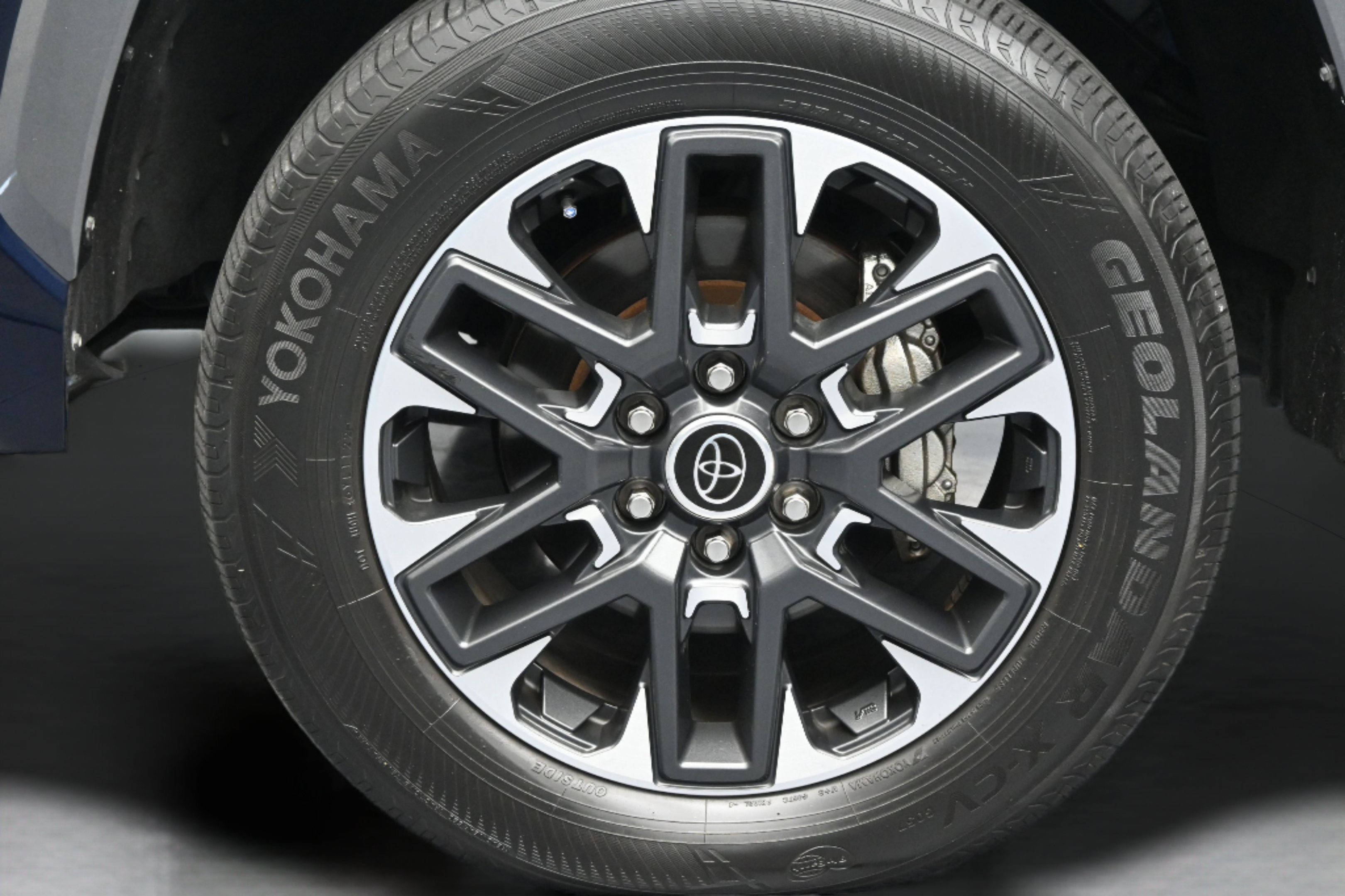 Used 2023 Toyota Tundra Limited AWD/4WD image 10