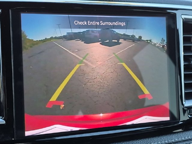 Used 2025 Chrysler Pacifica Limited FWD image 14