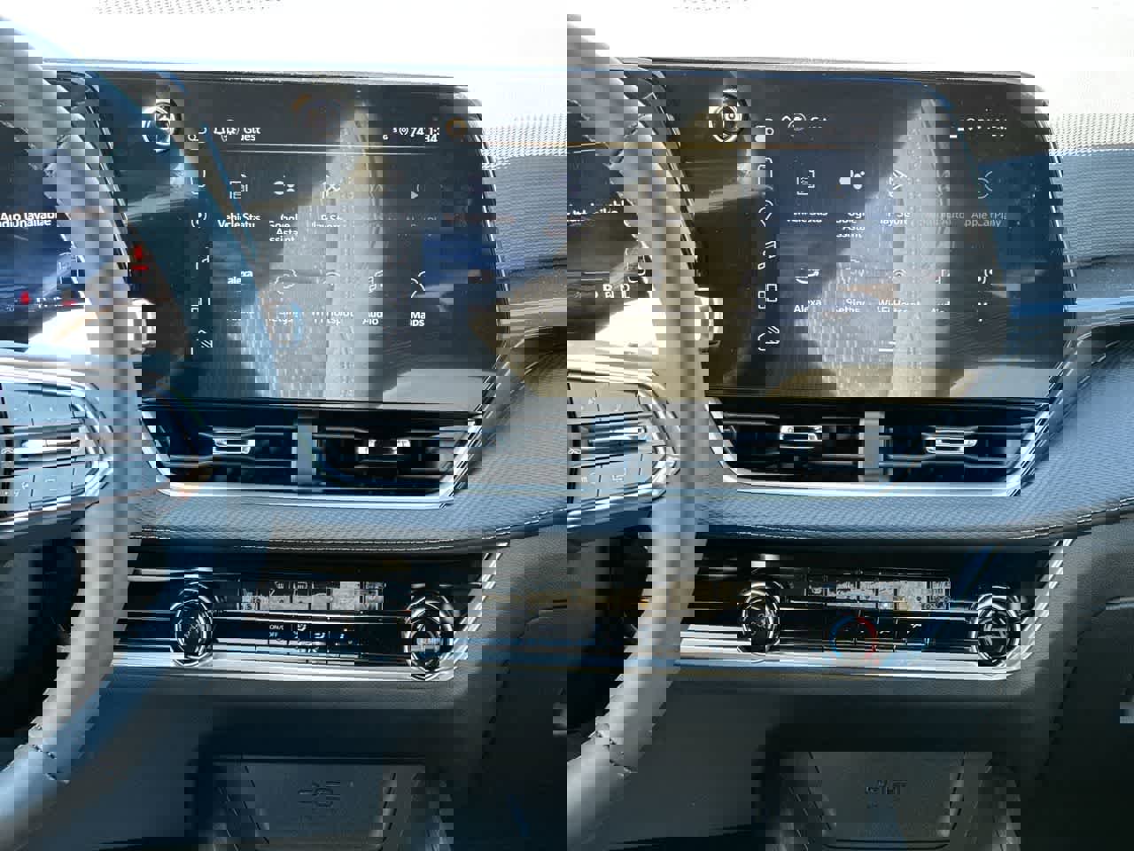 New 2025 Chevrolet Equinox LT image 13