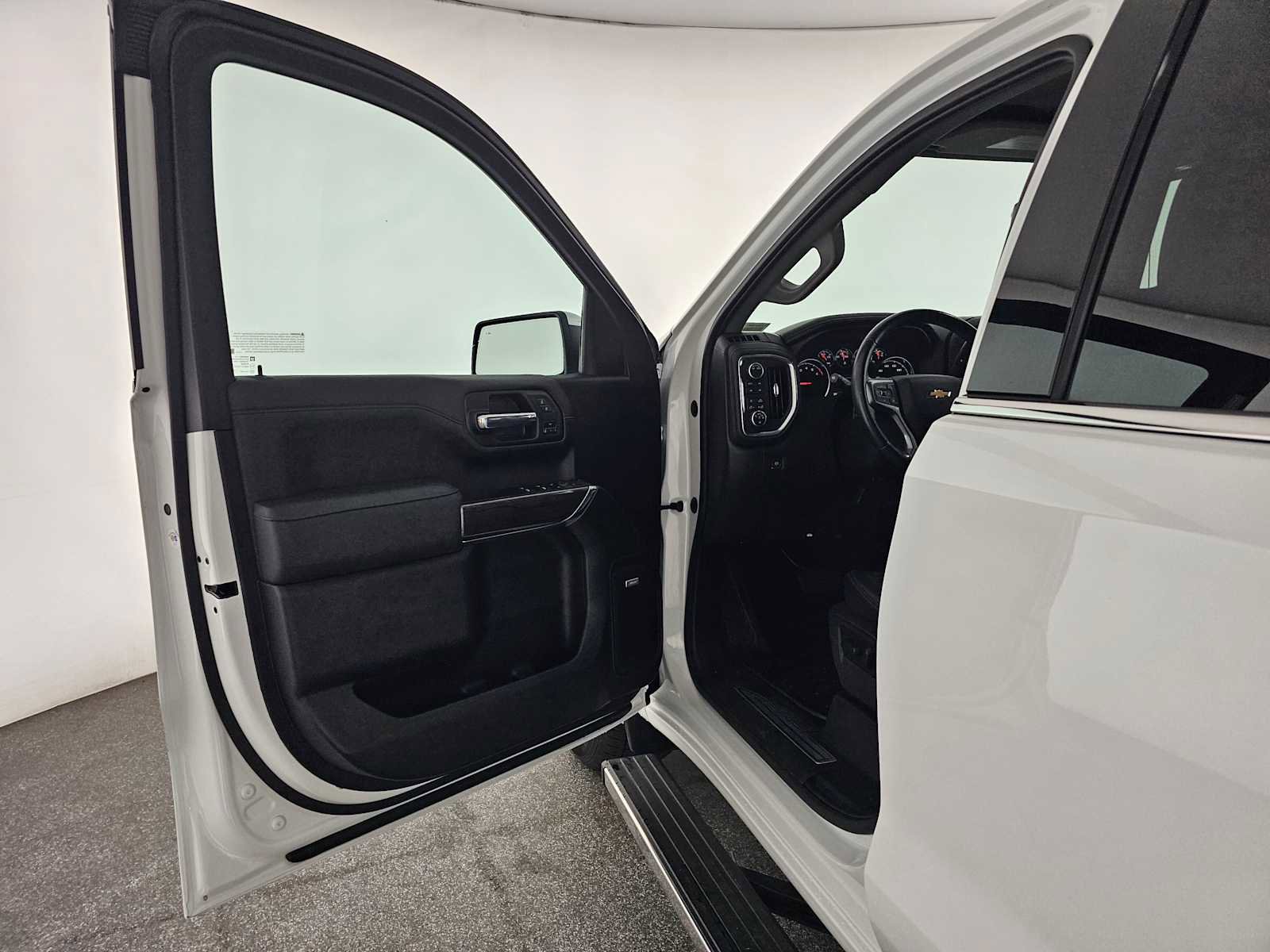 Used 2022 Chevrolet Silverado 1500 LTZ w/ LTZ Premium Package image 38