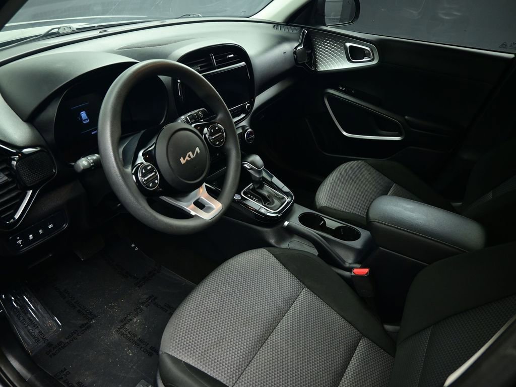 Used 2024 Kia Soul S image 48