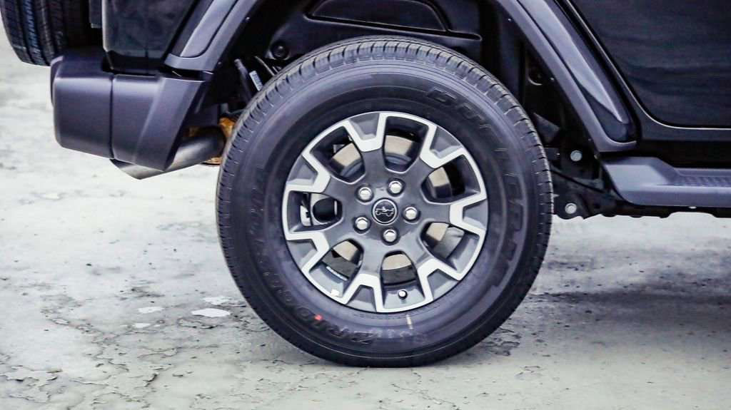 New 2026 Jeep Wrangler Unlimited Sahara AWD/4WD image 12