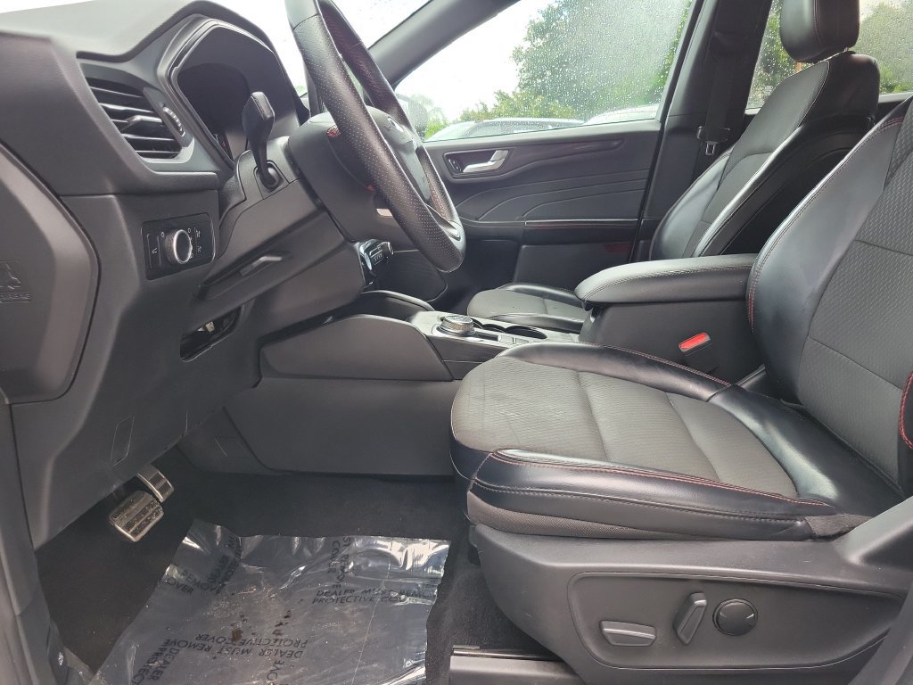 Used 2023 Ford Escape ST-Line w/ Tech Pack #1 FWD image 25