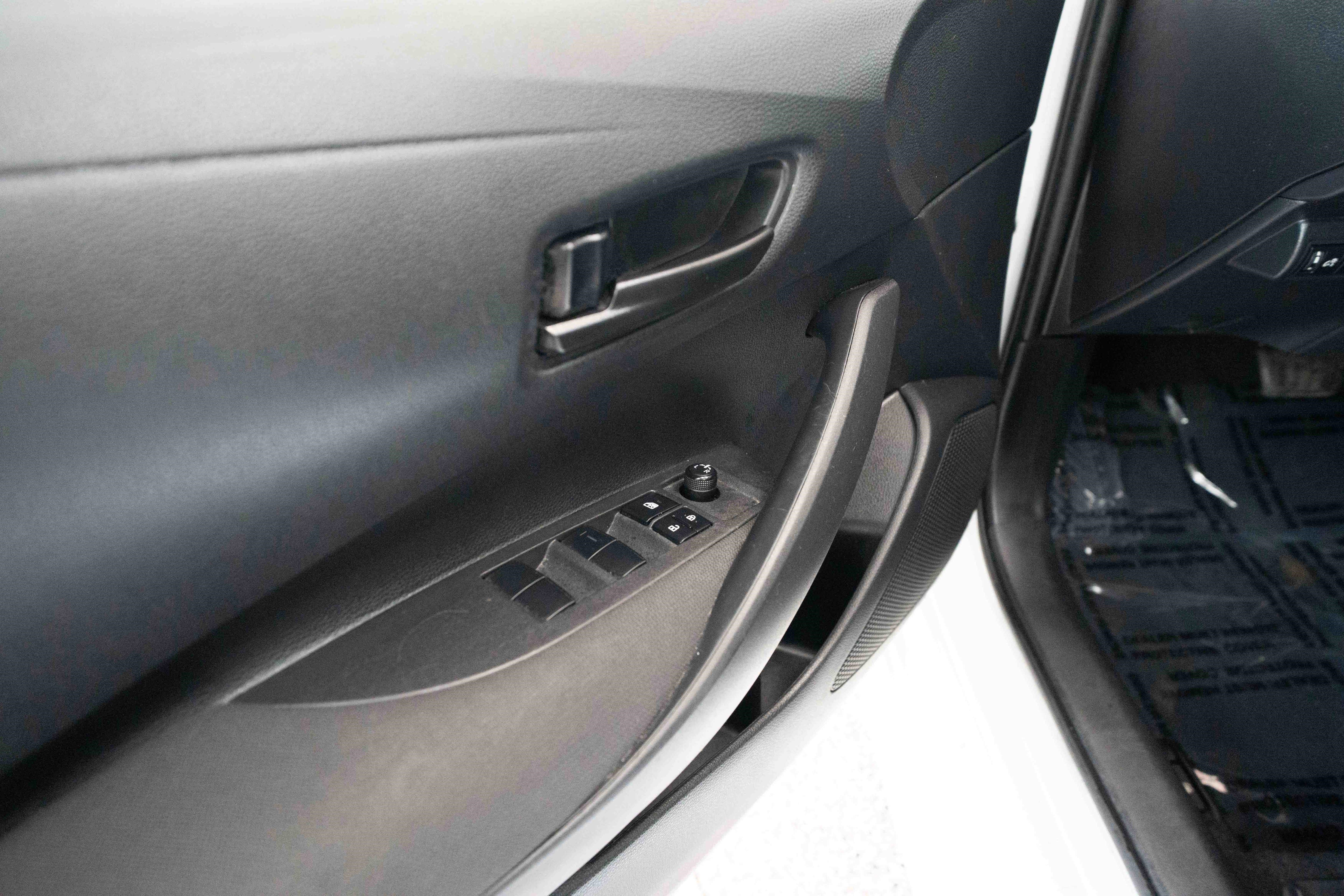 Used 2024 Toyota Corolla LE image 7