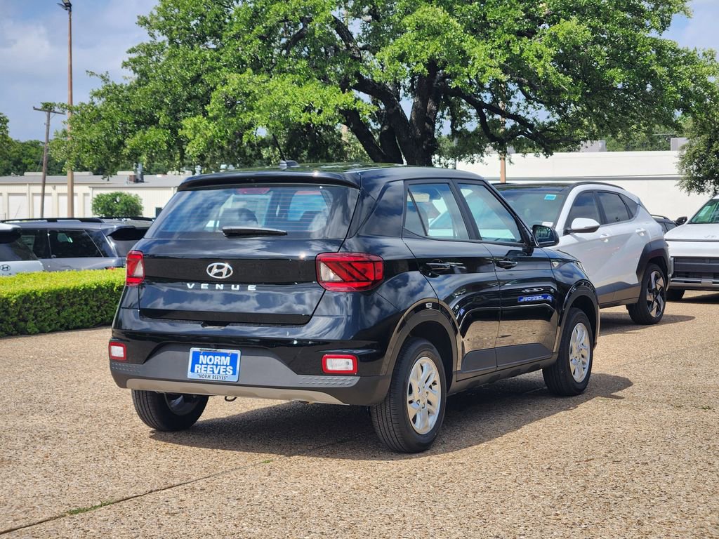 New 2026 Hyundai Venue SE FWD image 4