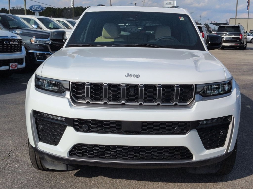 New 2026 Jeep Grand Cherokee Limited w/ Luxury Tech Group II AWD/4WD image 3