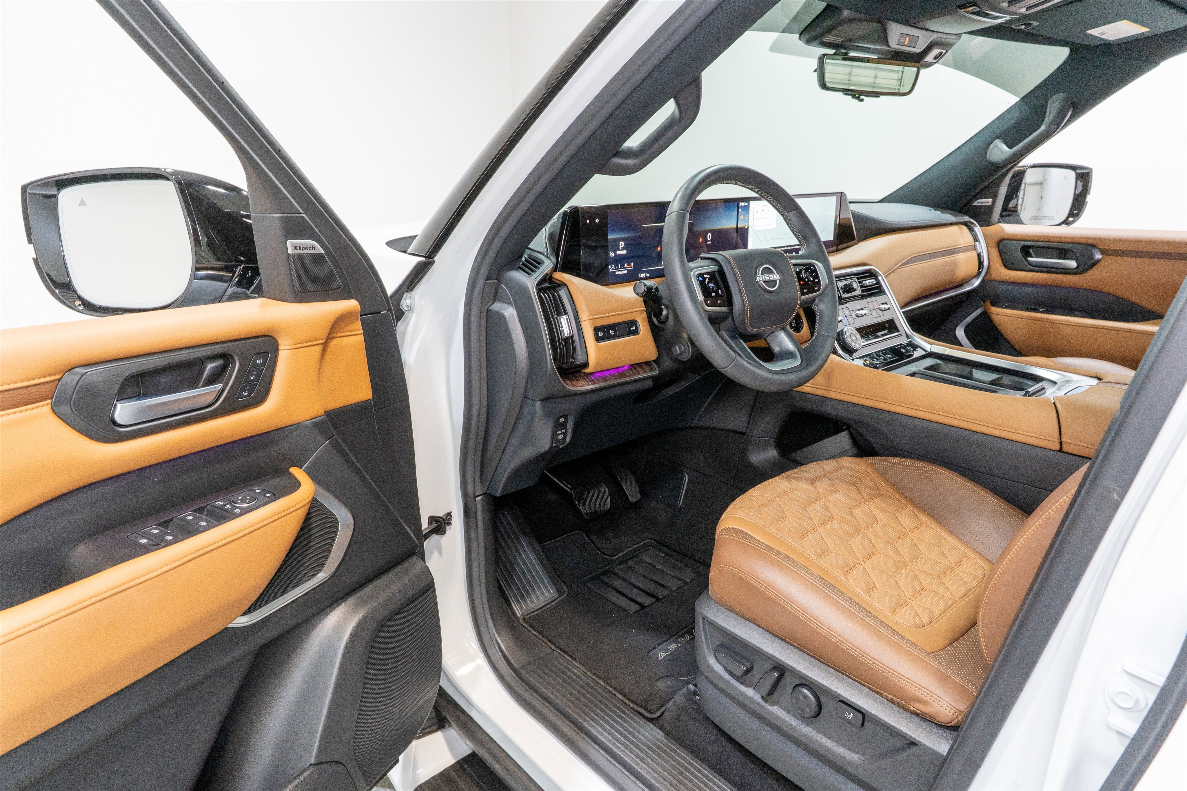 Used 2025 Nissan Armada Platinum Reserve AWD/4WD image 12