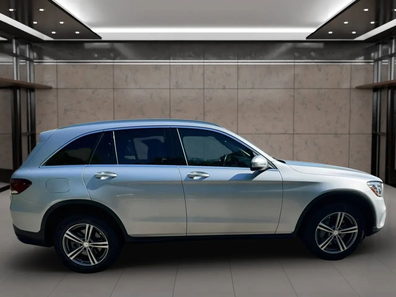 Used 2020 Mercedes-Benz GLC 300 image 7