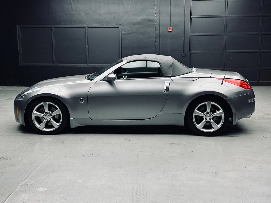 Used 2007 Nissan 350Z Enthusiast RWD image 4