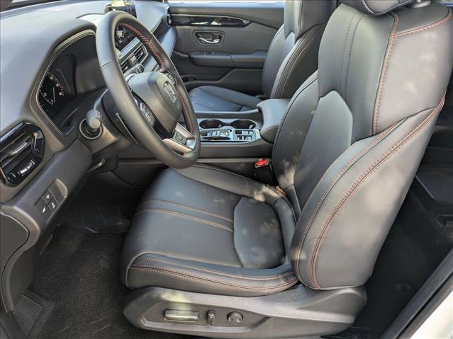 New 2025 Honda Pilot TrailSport image 4