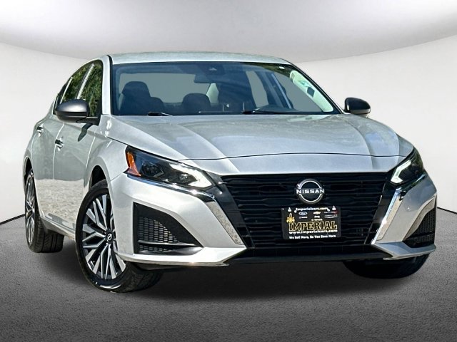 Used 2024 Nissan Altima 2.5 SV AWD/4WD image 18