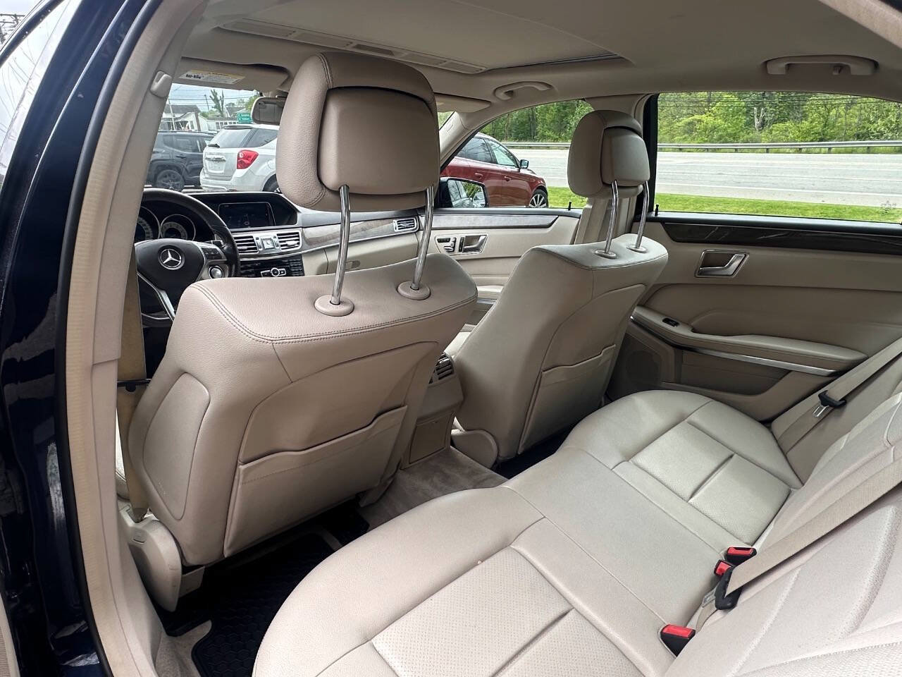 Used 2014 Mercedes-Benz E 350 4MATIC Sedan image 13
