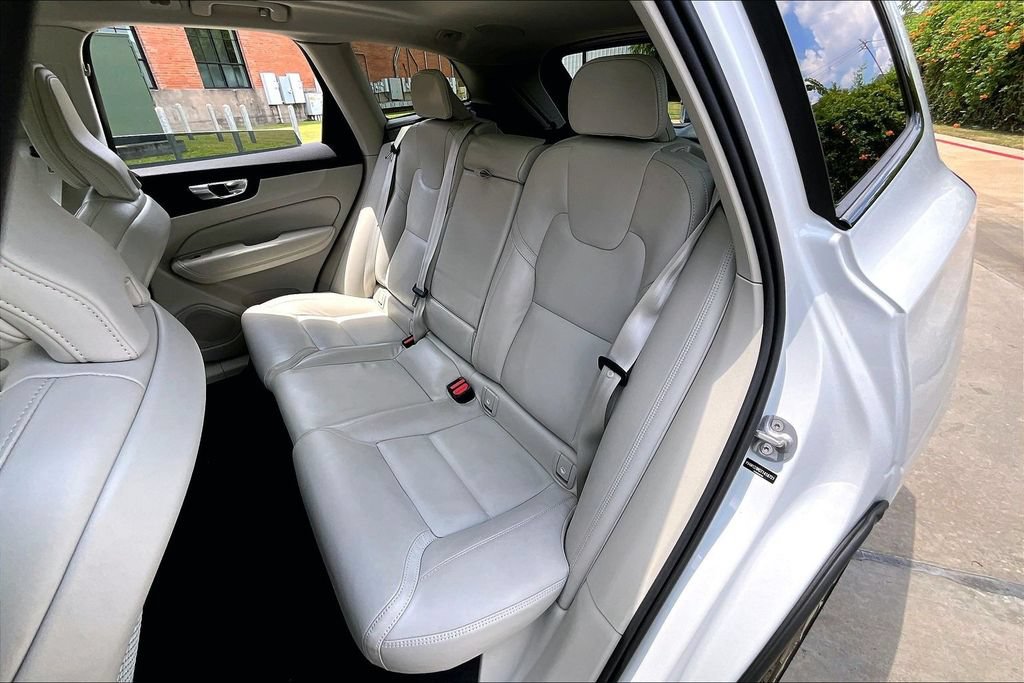 Used 2026 Volvo XC60 B5 Ultra AWD/4WD image 35