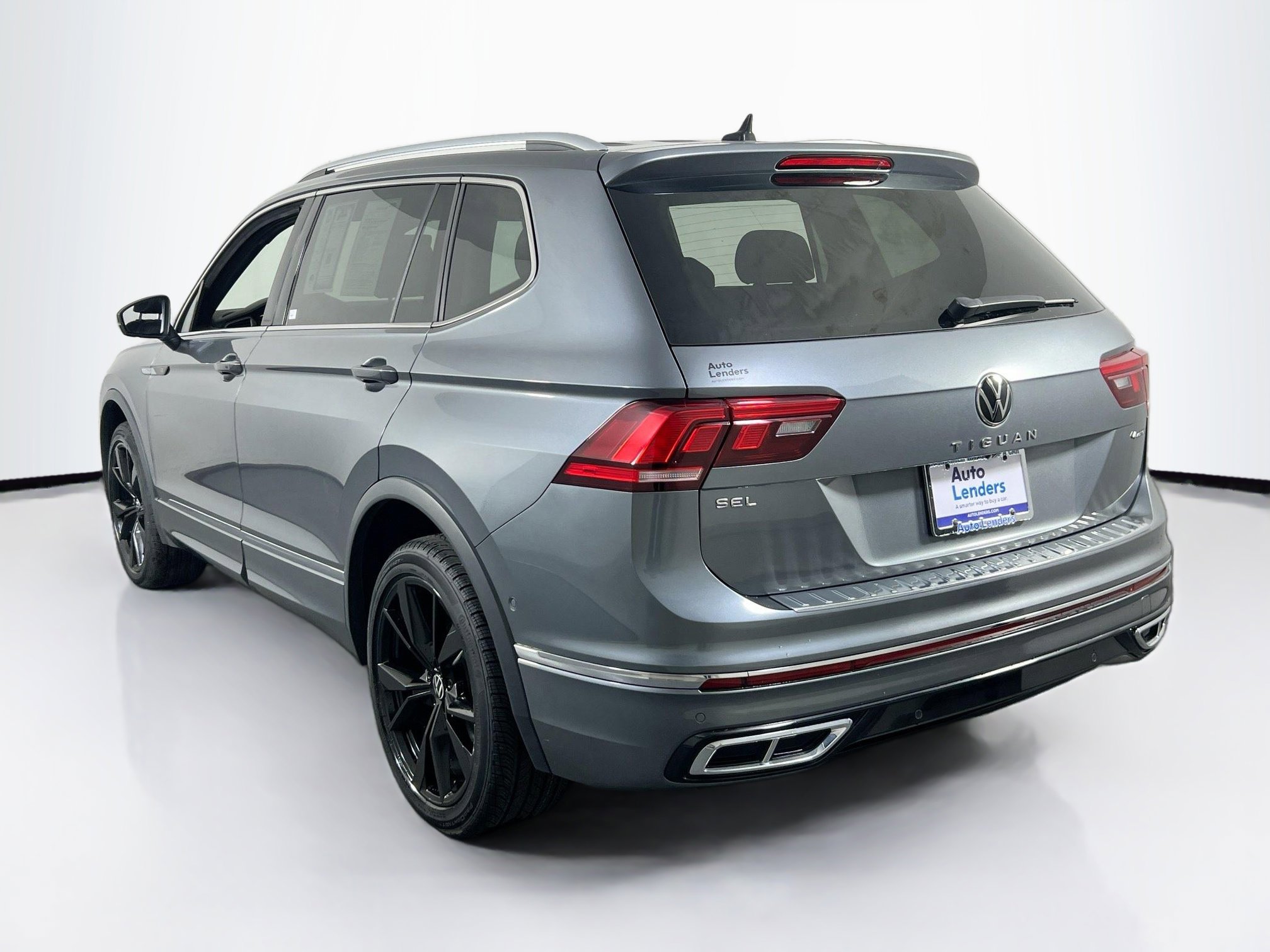 Used 2022 Volkswagen Tiguan SEL R-Line image 7