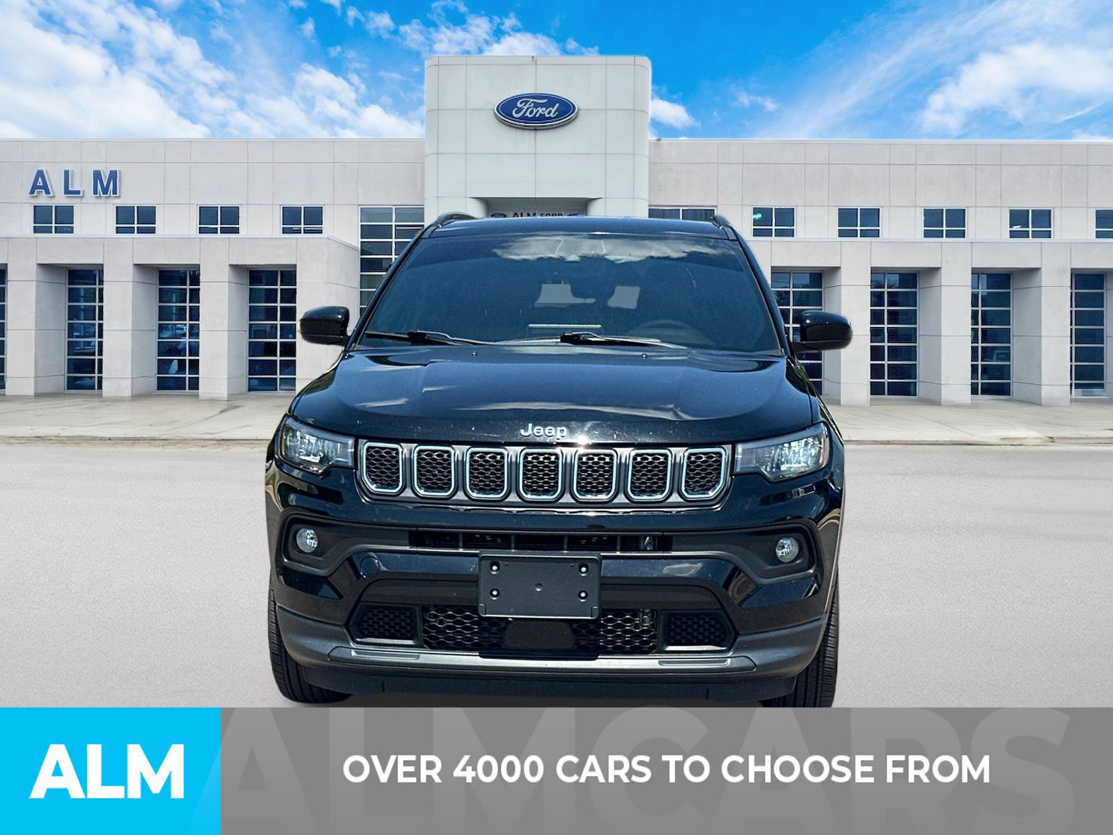 Used 2023 Jeep Compass Latitude AWD/4WD image 2