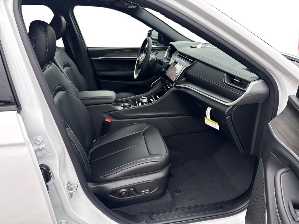 New 2026 Jeep Grand Cherokee L Limited w/ Limited Altitude Package image 20