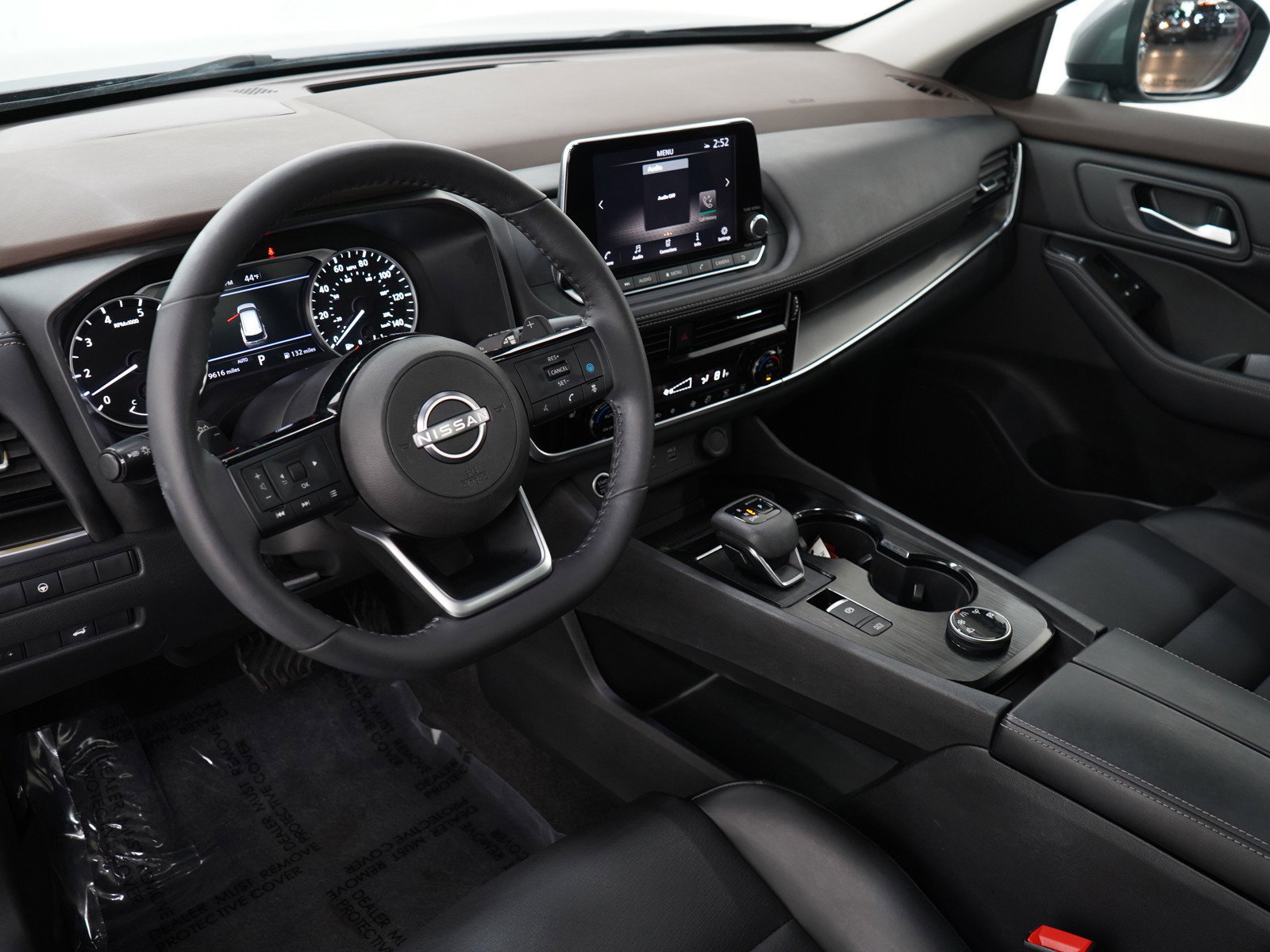 Used 2022 Nissan Rogue SV w/ SV Premium Package image 26