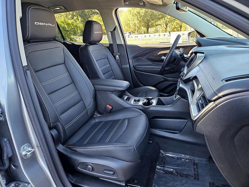 Used 2024 GMC Terrain Denali image 16
