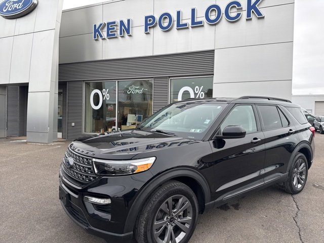 Used 2022 Ford Explorer XLT w/ Equipment Group 202A image 2
