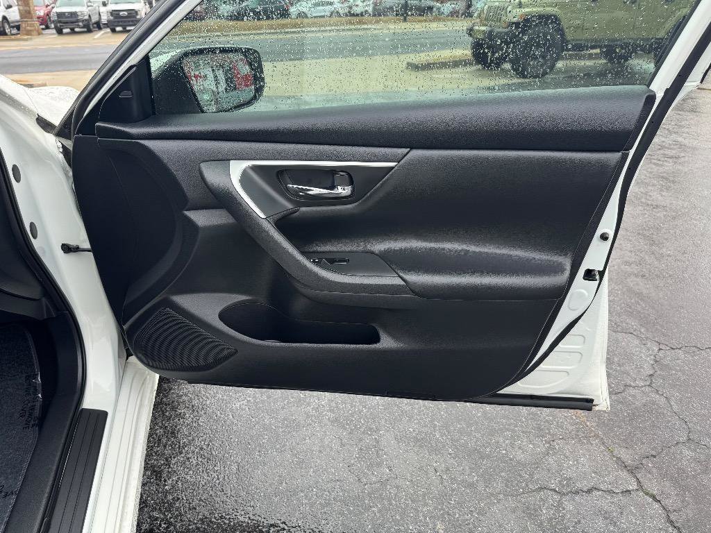 Used 2015 Nissan Altima 2.5 S w/ Power Driver Seat Package FWD image 21