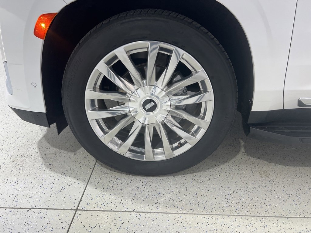 Used 2021 Cadillac Escalade Premium Luxury w/ Driver Assist Tech Package image 32