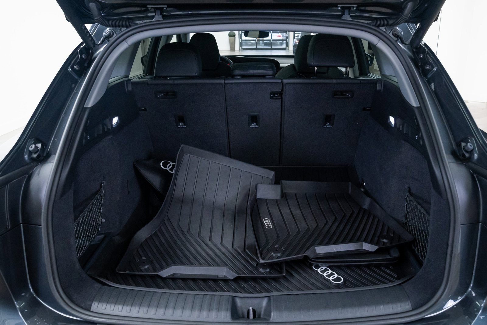 Used 2025 Audi Q6 e-tron Premium Plus w/ Premium Plus image 8