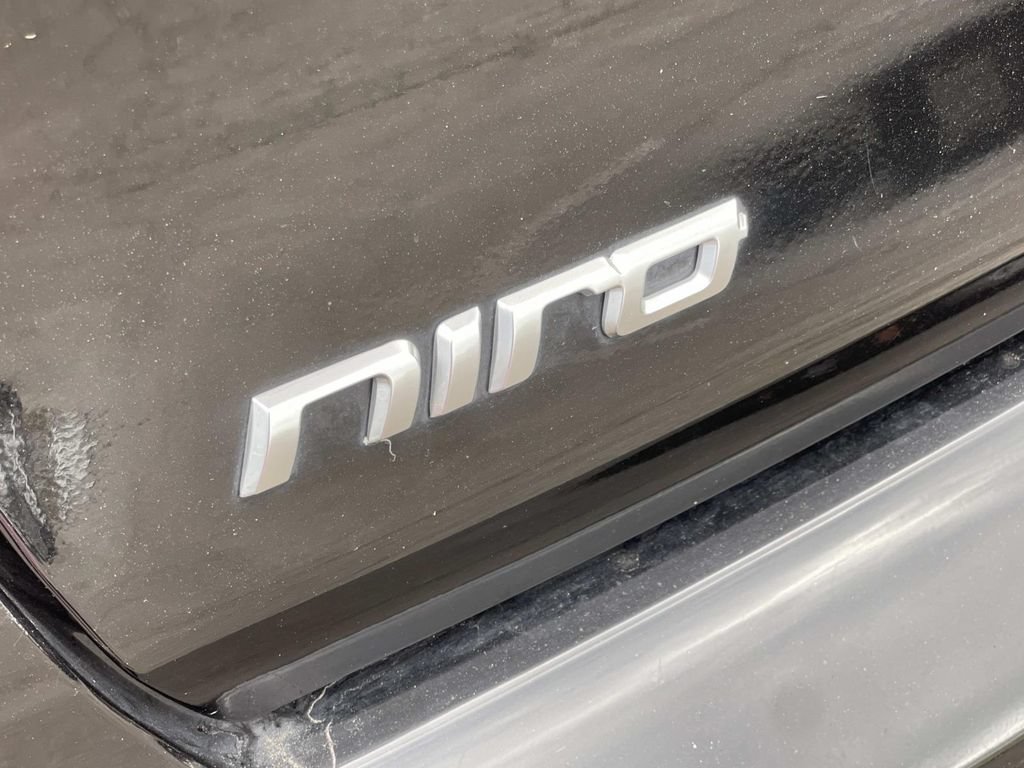 Used 2022 Kia Niro EX FWD image 7