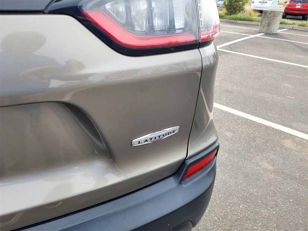 Used 2019 Jeep Cherokee Latitude w/ Popular Appearance Group image 6