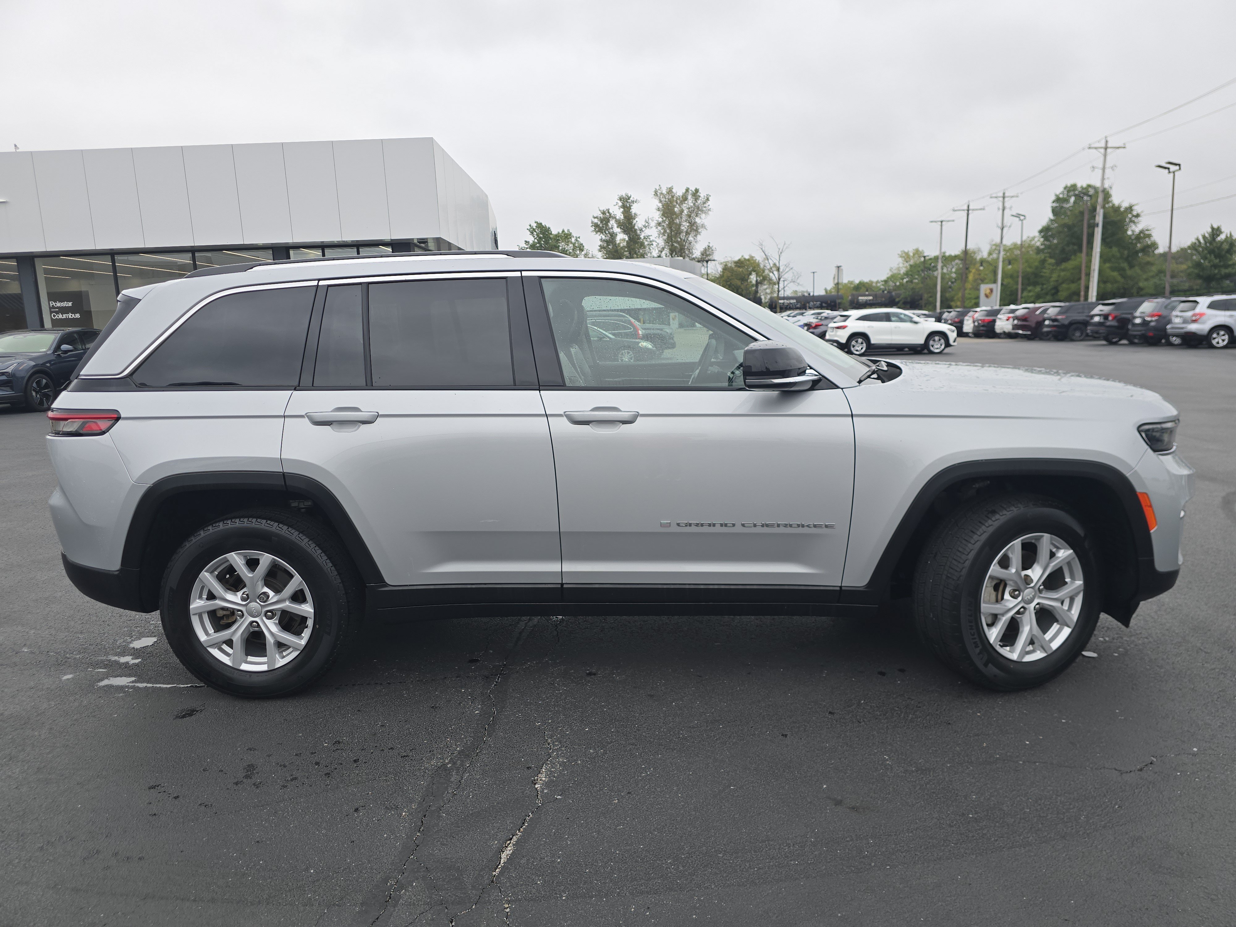 Used 2023 Jeep Grand Cherokee Limited AWD/4WD image 8