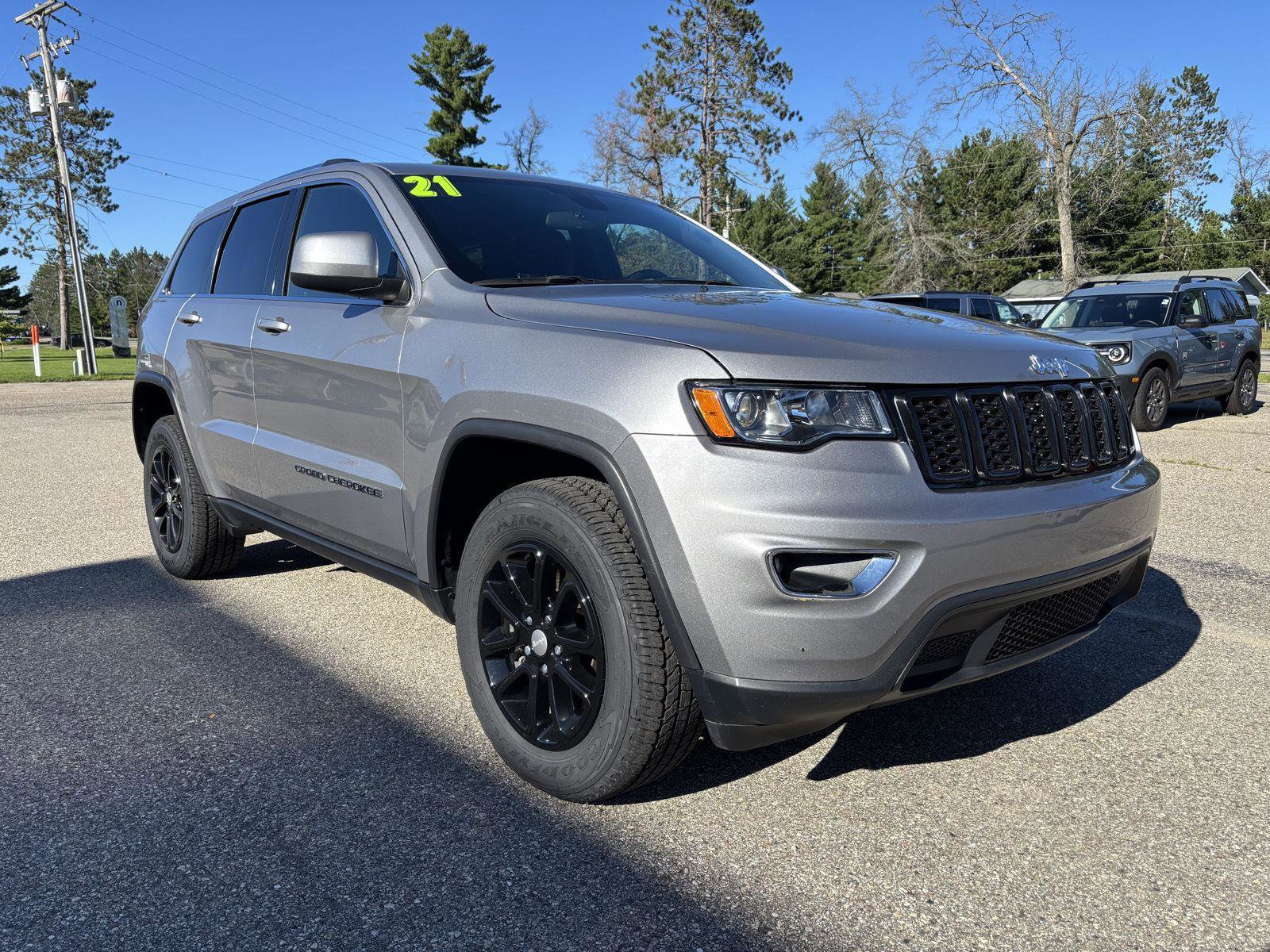 Used 2021 Jeep Grand Cherokee Laredo
