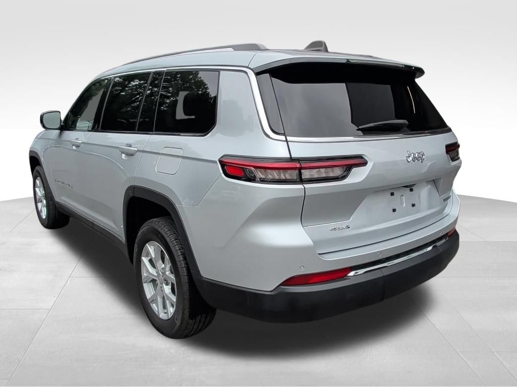 Used 2023 Jeep Grand Cherokee L Limited AWD/4WD image 3
