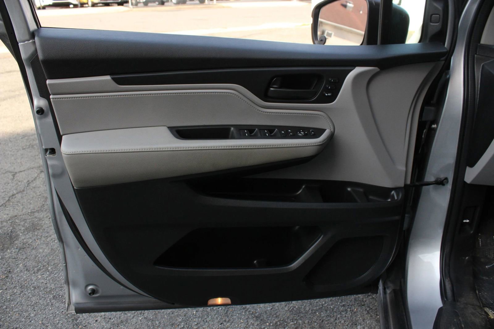 Used 2018 Honda Odyssey EX-L image 24