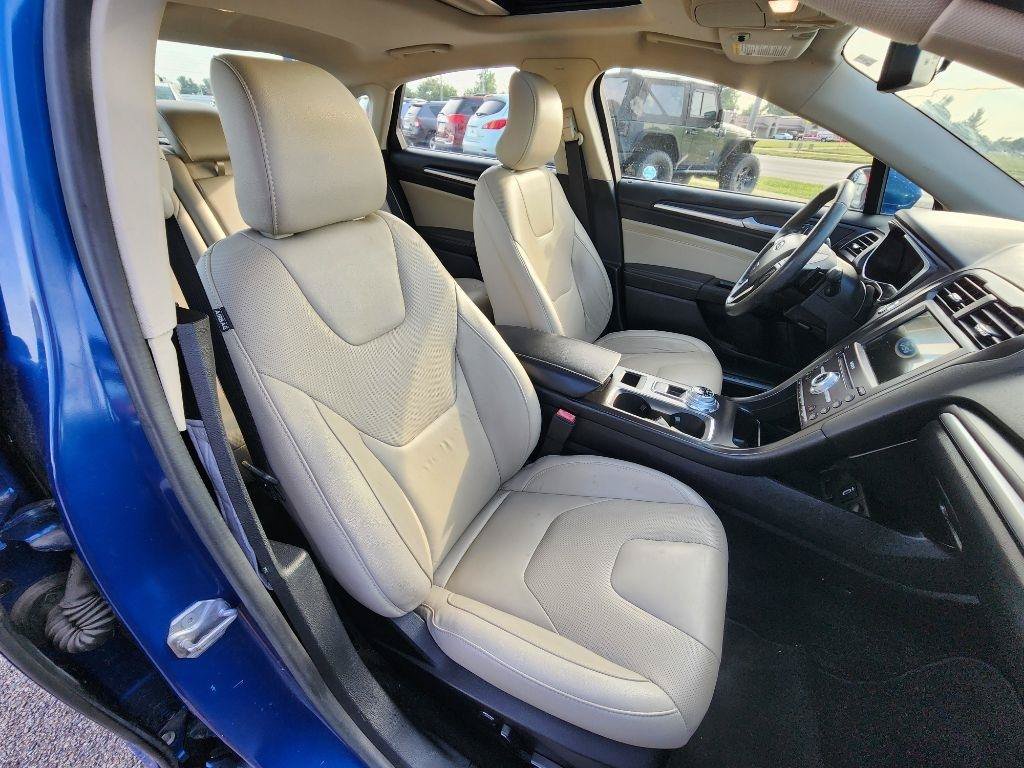 Used 2018 Ford Fusion Titanium AWD/4WD image 16