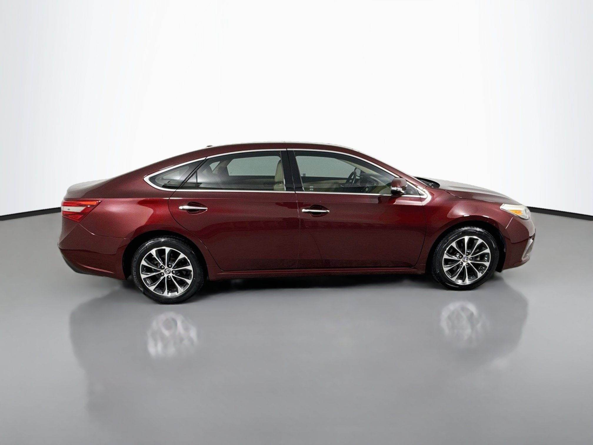 Used 2018 Toyota Avalon XLE Premium w/ Carpet Mat Package FWD image 8