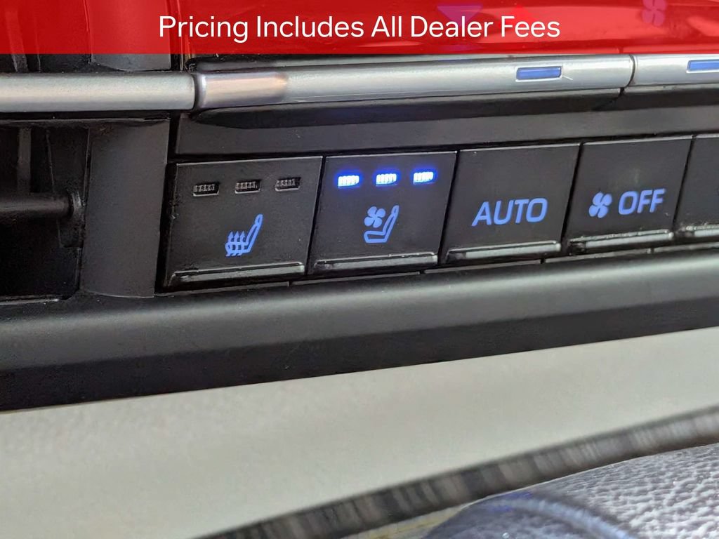 Certified 2023 Toyota Sienna Limited FWD image 27