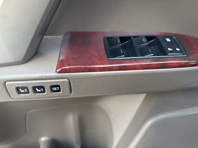 Used 2011 Lexus GX 460 w/ Comfort Plus Pkg image 32