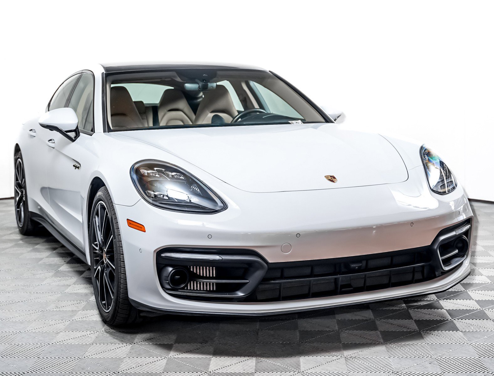 Certified 2023 Porsche Panamera 4S image 8