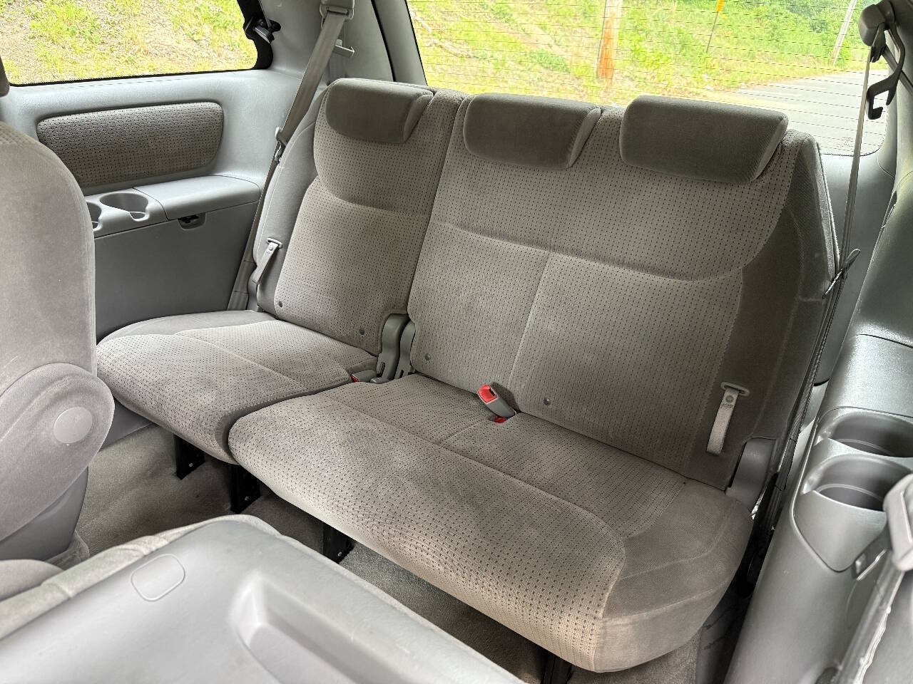 Used 2010 Toyota Sienna LE FWD image 16