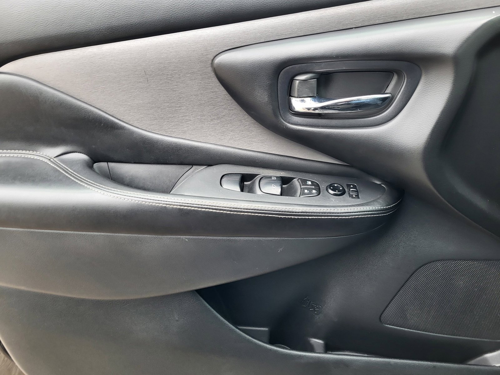 Used 2020 Nissan Murano SV image 14