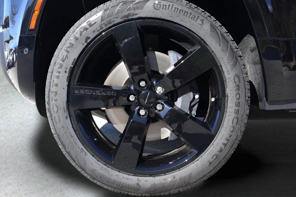 New 2026 Land Rover Defender 110 X-Dynamic SE image 9