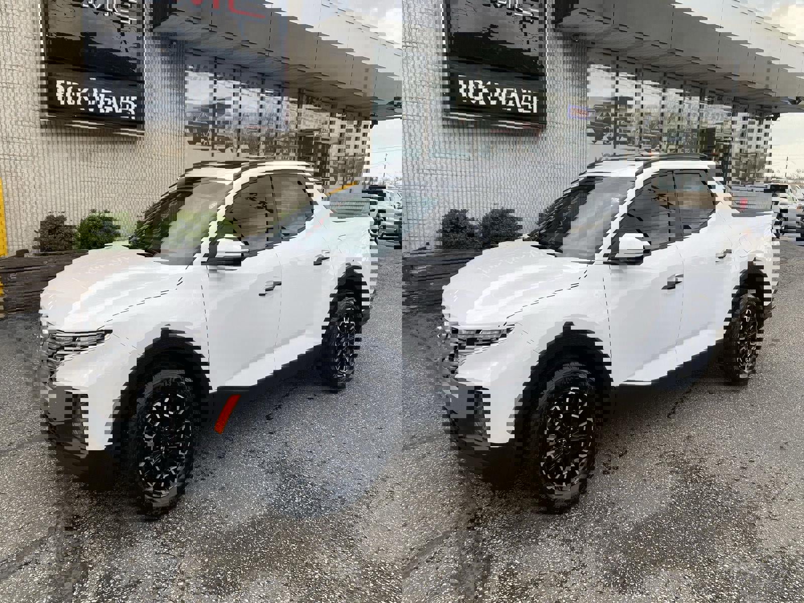 Used 2024 Hyundai Santa Cruz SEL w/ Activity Package image 3