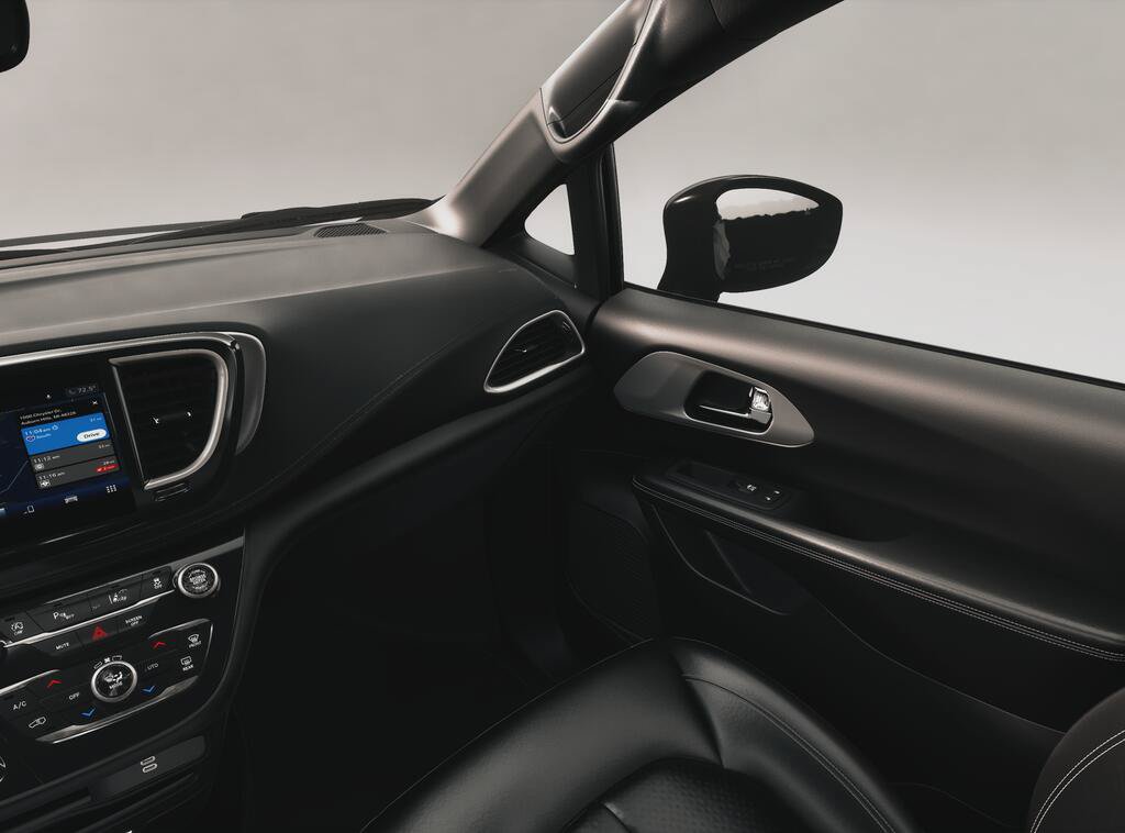 New 2027 Chrysler Pacifica LX FWD image 7