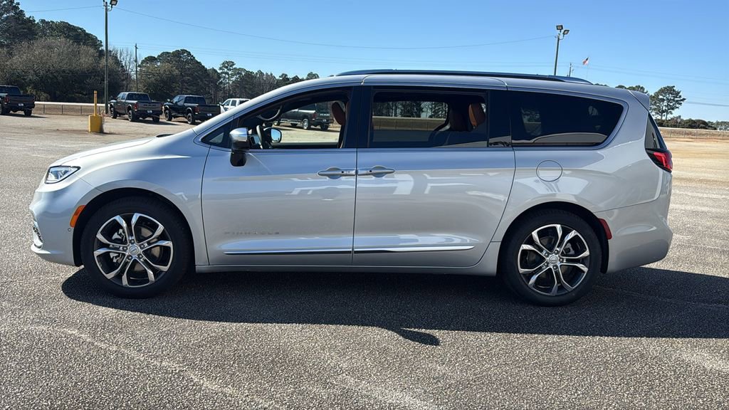 New 2026 Chrysler Pacifica Pinnacle image 5