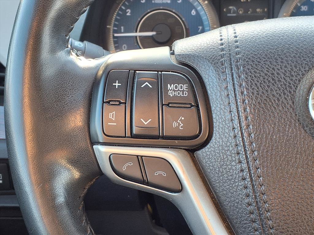 Used 2018 Toyota Sienna Limited Premium w/ Carpet Mat Package image 15