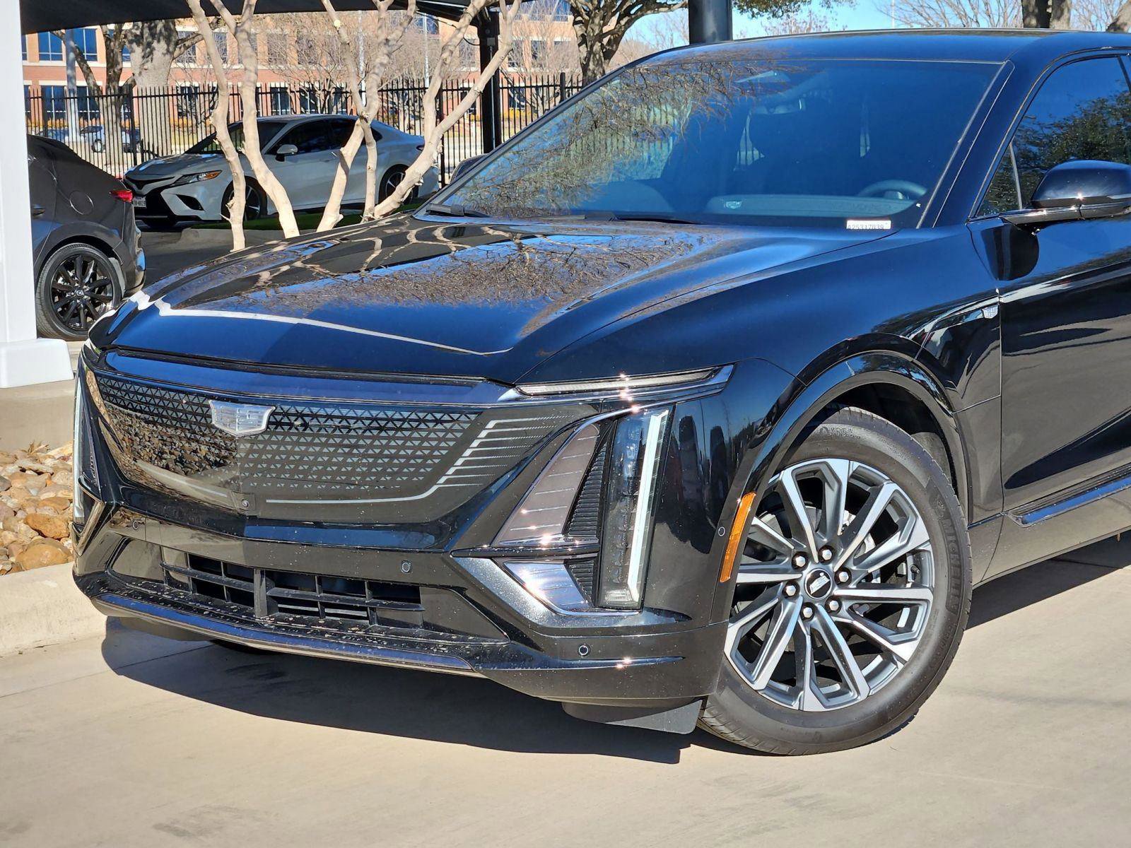 New 2025 Cadillac Lyriq Sport w/ LPO, Floor Liner Package AWD/4WD image 6