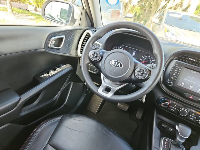 Certified 2021 Kia Soul S image 9