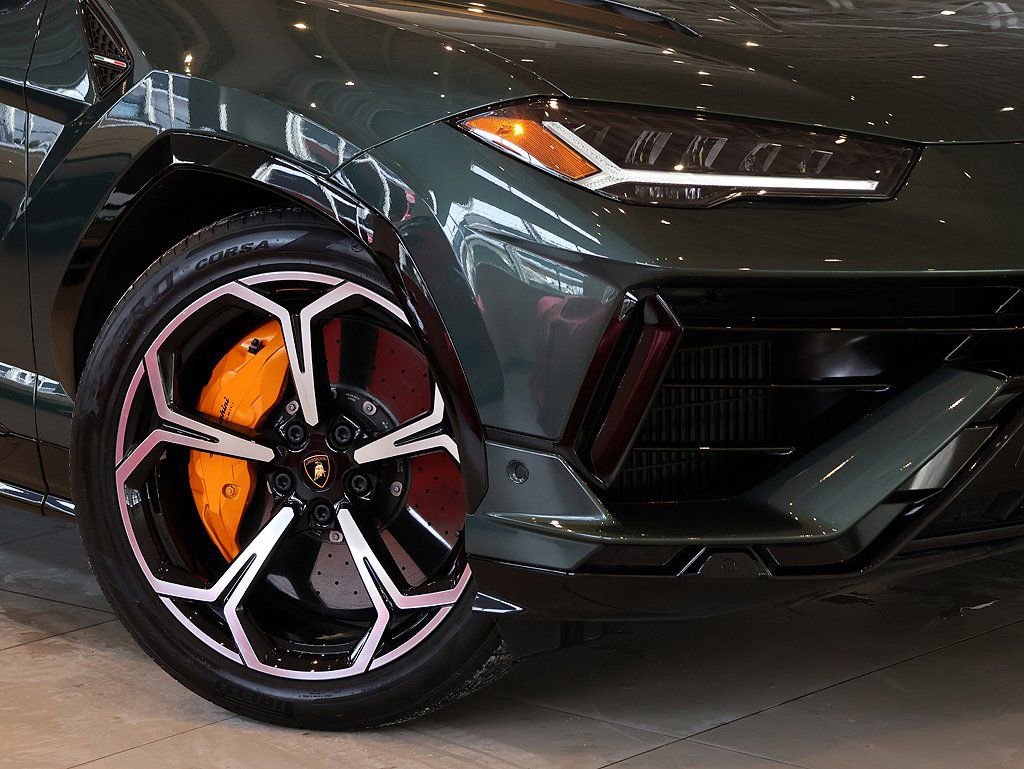 Used 2023 Lamborghini Urus S image 9
